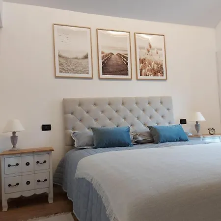 Holiday home Le Allegre Comari Di *